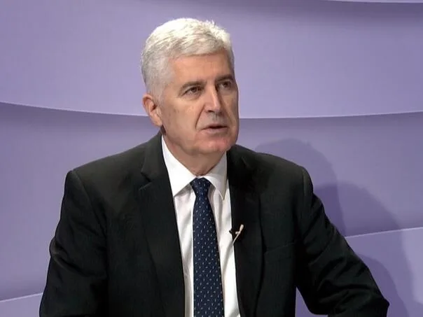 Dragan Čović ispred Parlamenta BiH, izborni zakon i evropski put